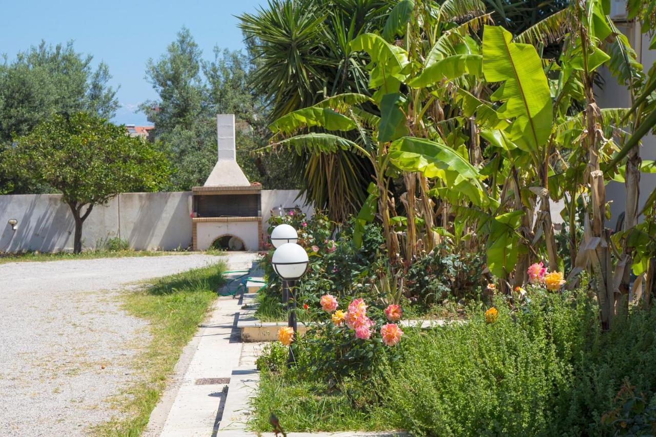 Oliva Holiday Homes Dhiyeliotika Exterior foto